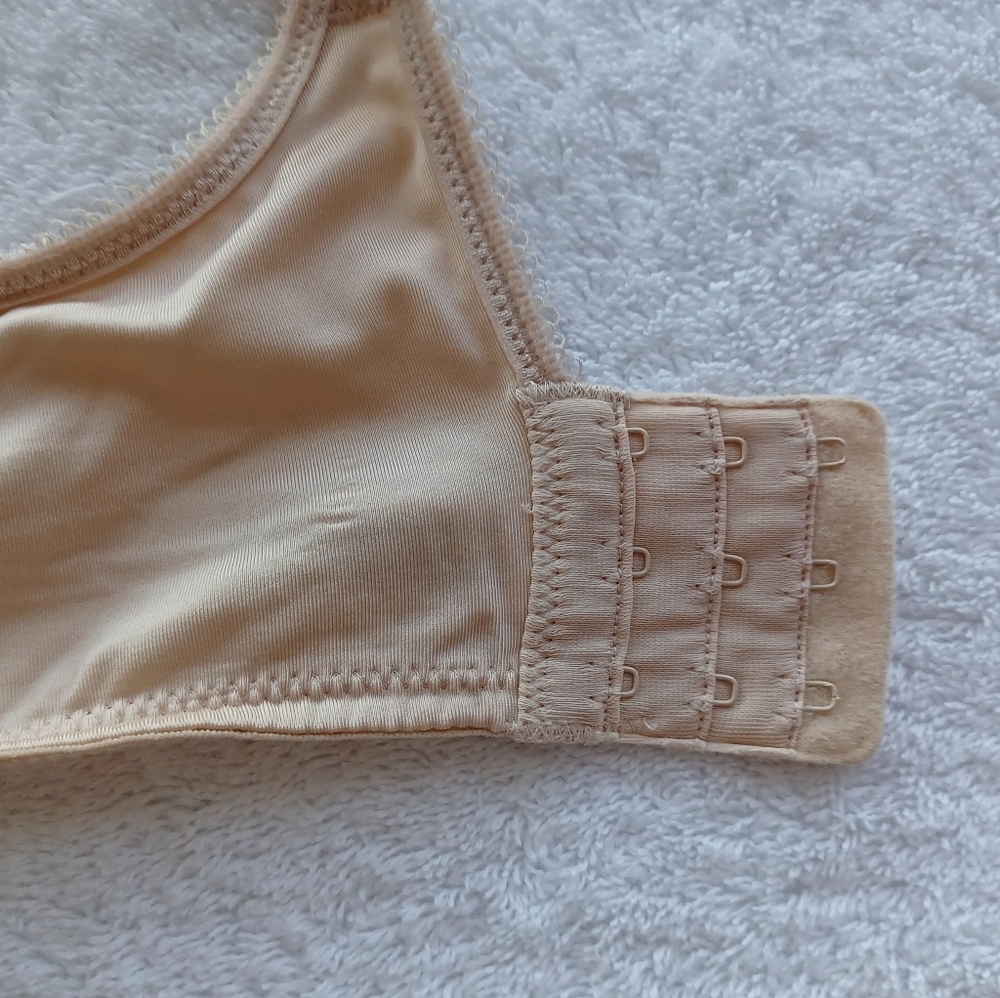 Wacoal Basic Beauty Spacer Underwire Full-Busted Bra, Size 44D - Picture 7 of 16